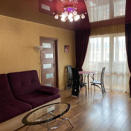 New Apartments With Panoramic Views On Avenue Nauky Harkov Kültér fotó